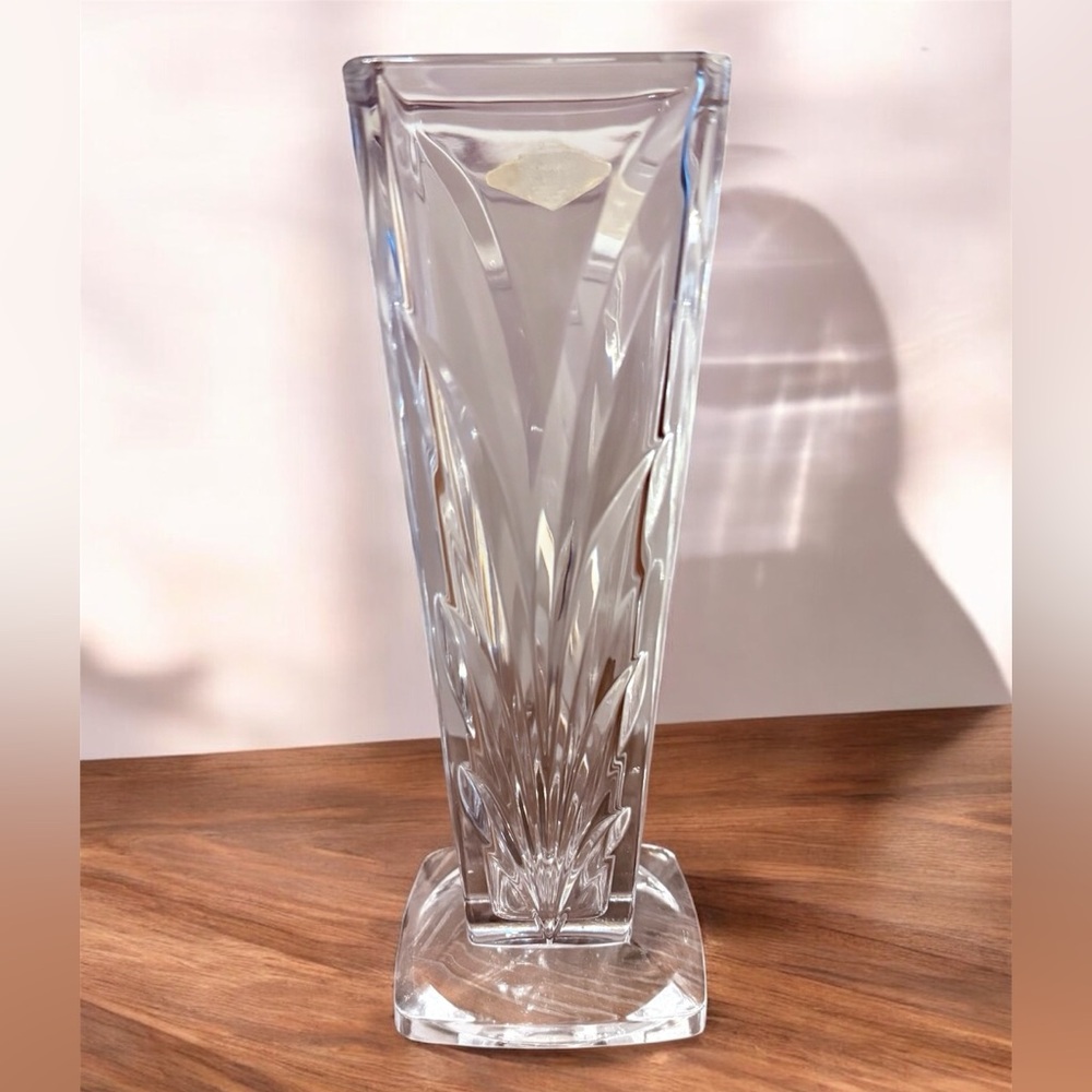 Shannon Elegant Crystal Vase - Picture 7 of 9